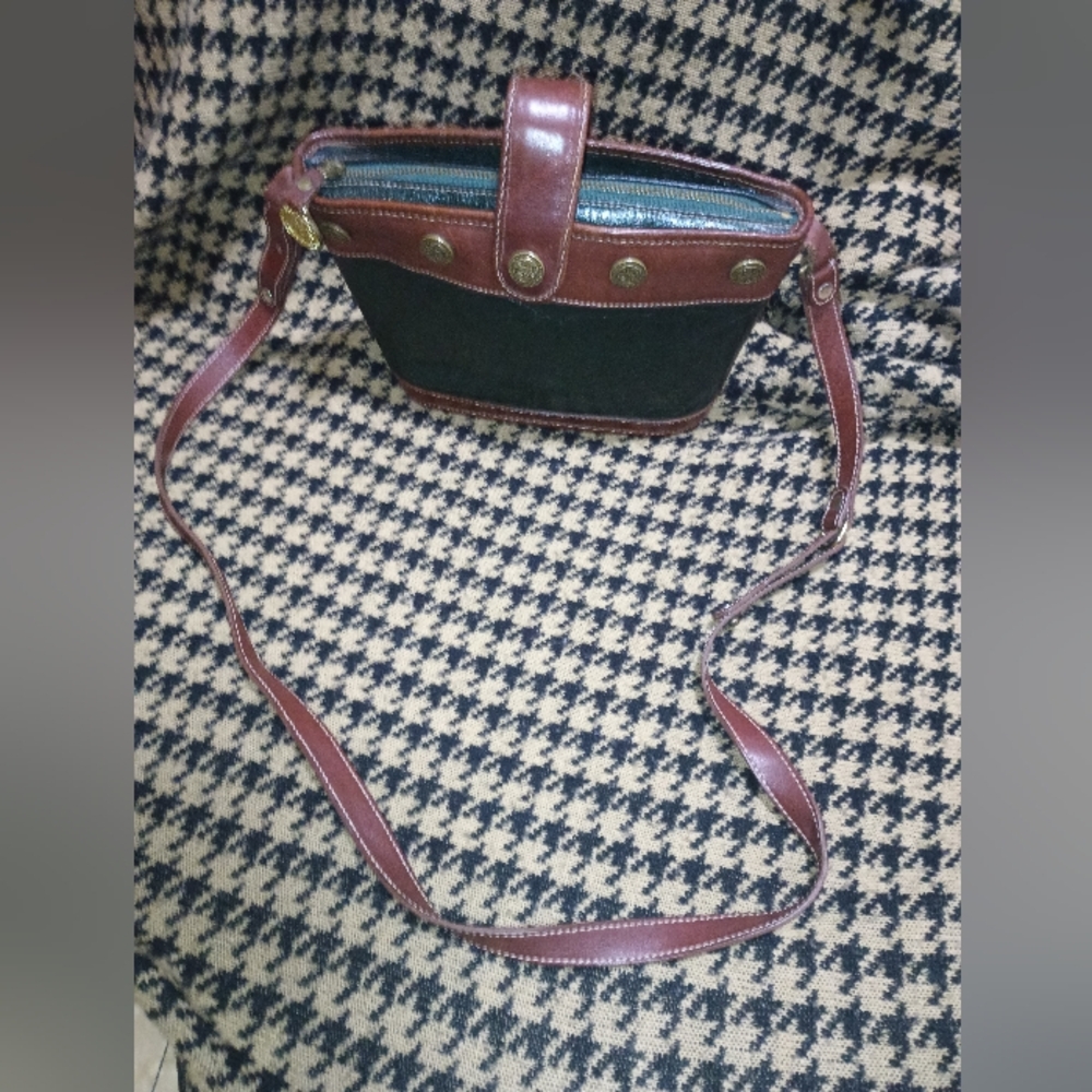 Brahimn Dartmouth Massachusetts Crossbody - Picture 2 of 14
